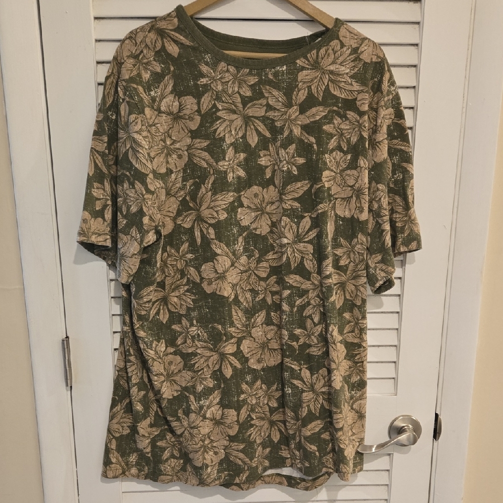 NWOT DXL  HB Floral Green and Beige T-Shirt